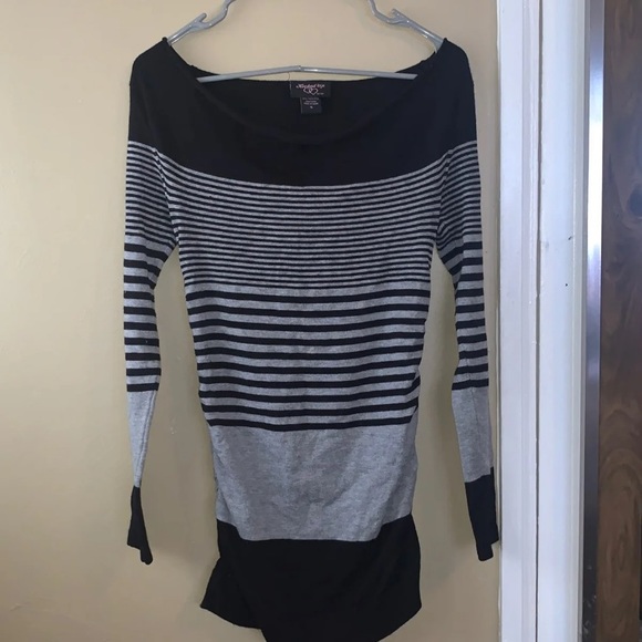 Small Top - Picture 2 of 3